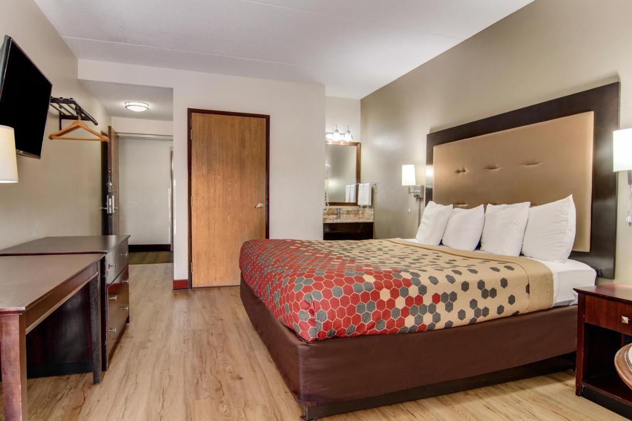 Econo Lodge Cadillac By Choice Eksteriør billede